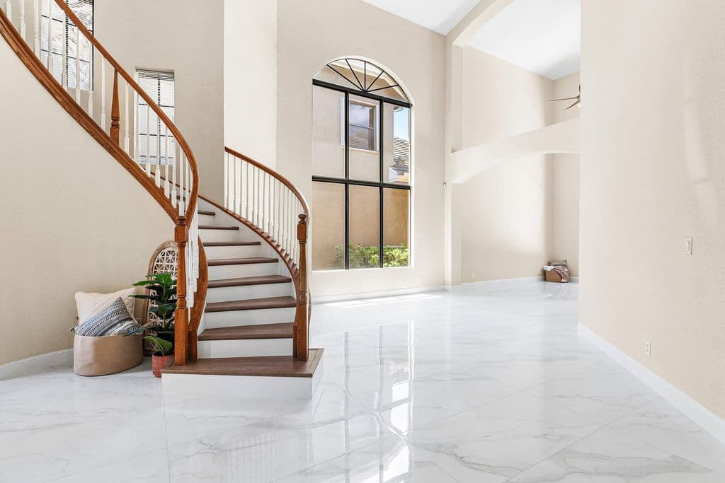 5+1 Müstakil ev — 10293 Medicis Place