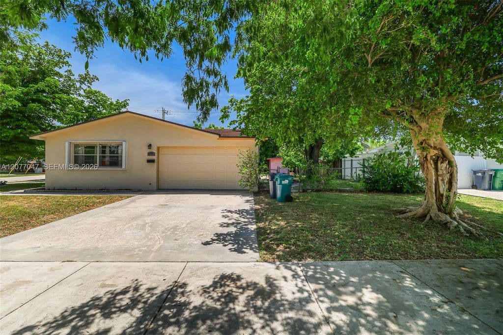 3-bedroom Single-Family Home — 9354 Caribbean Blvd
