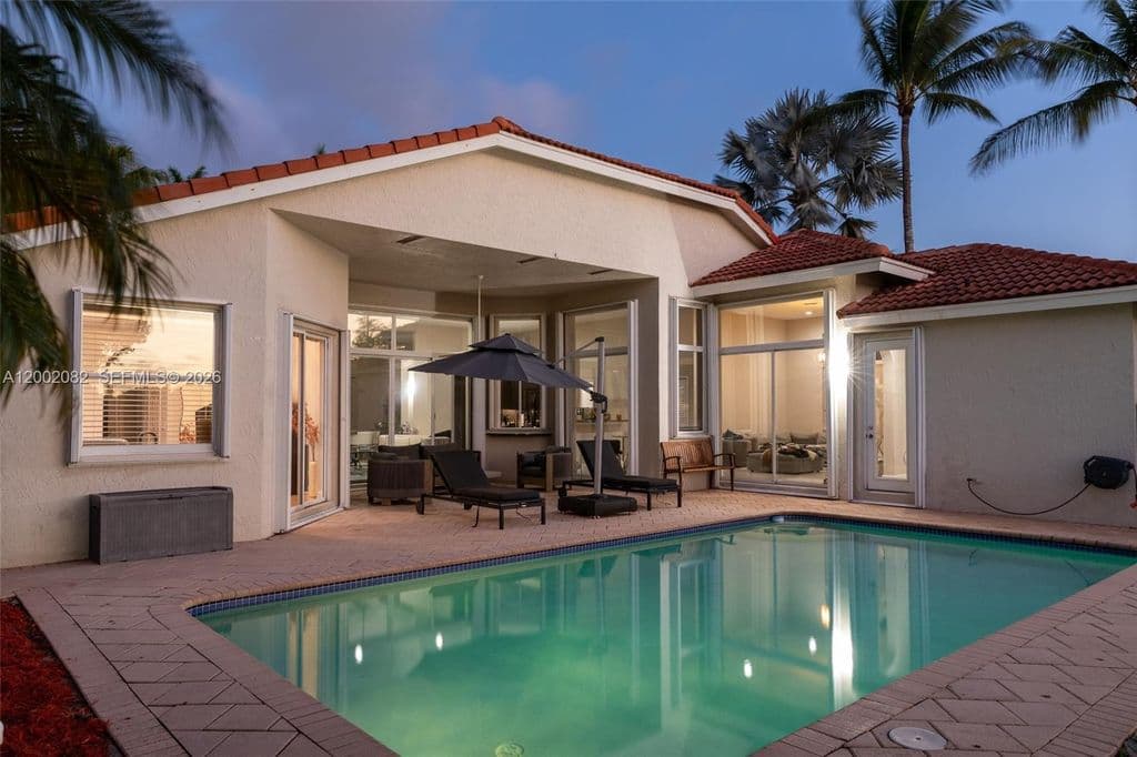 5-bedroom Single-Family Home — 2557 Jardin Ter