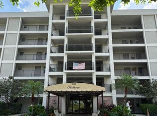 1+1 Condo — 2650 S Course Drive #407, Pompano Beach, 33069