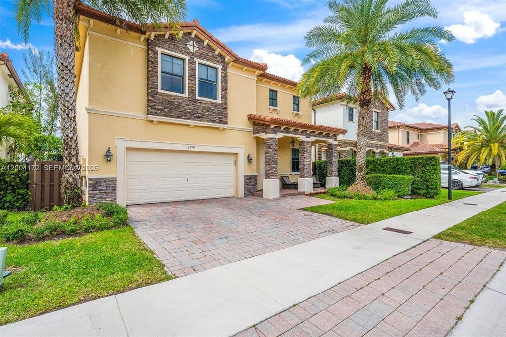 4-bedroom Single-Family Home — 9890 NW 86th Ter