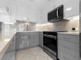 2+1 Condo — 2122 Cambridge F #2122, Deerfield Beach, 33442