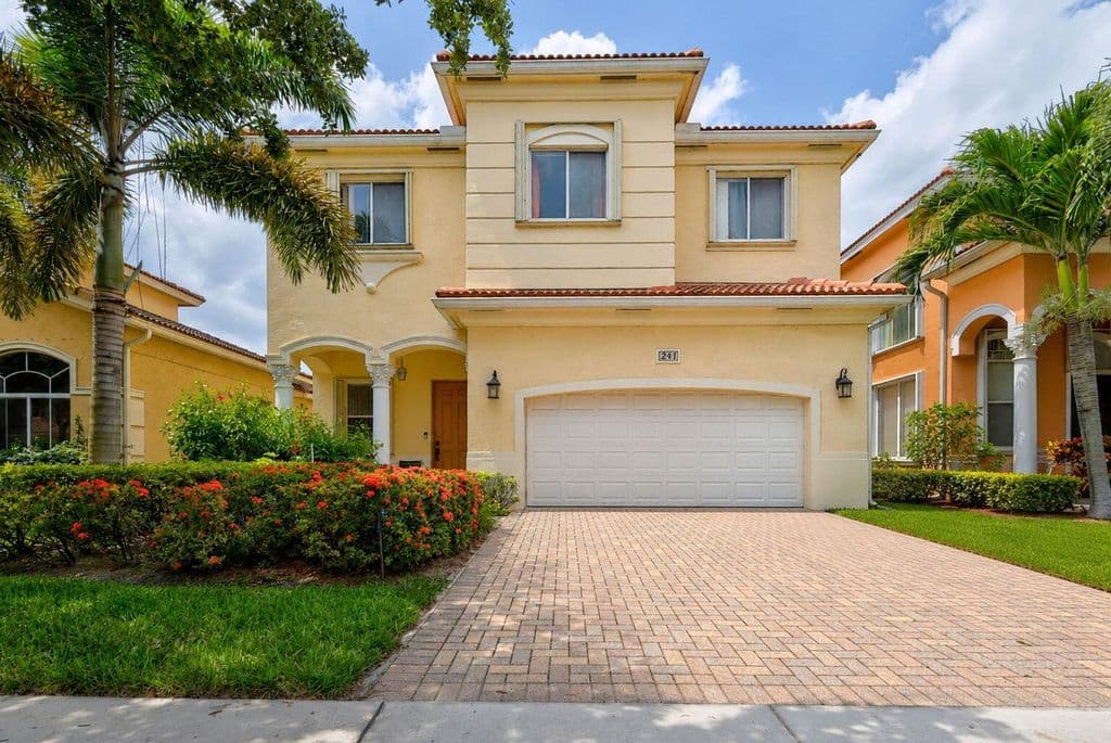 5-bedroom Single-Family Home — 241 Gazetta Way