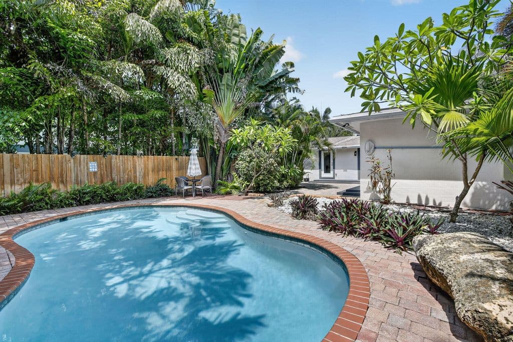 3-bedroom Single-Family Home — 615 NE 13TH Avenue