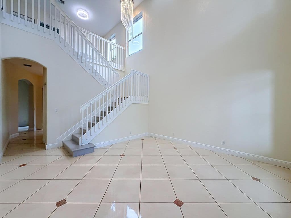 3-bedroom Single-Family Home — 6657 LURAIS Drive
