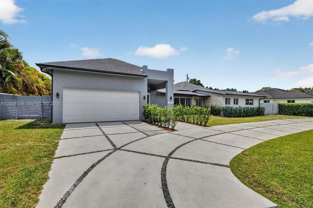 4-bedroom Single-Family Home — 11811 SW 82nd Rd