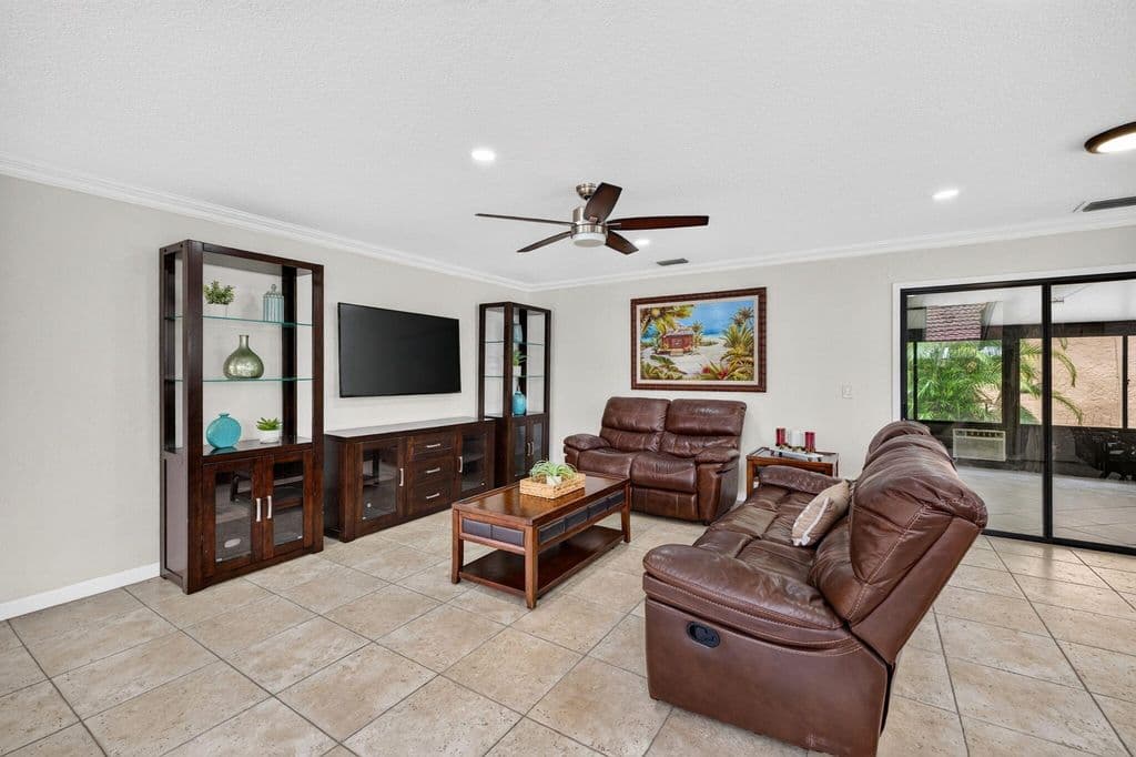 3+1 Müstakil ev — 4131 NW 5TH Drive