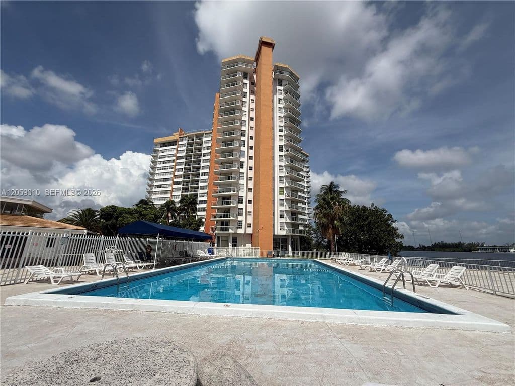 2-bedroom Condo — 1351 NE Miami Gardens Dr APT 1215E