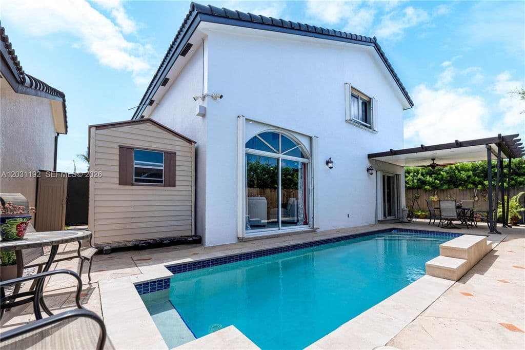 4-bedroom Single-Family Home — 1084 SW 142nd Pl