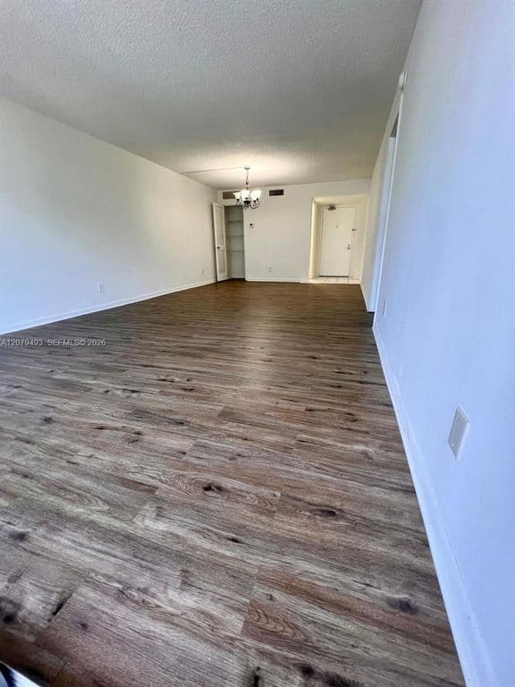 1-bedroom Condo — 700 NW 214th St APT 411