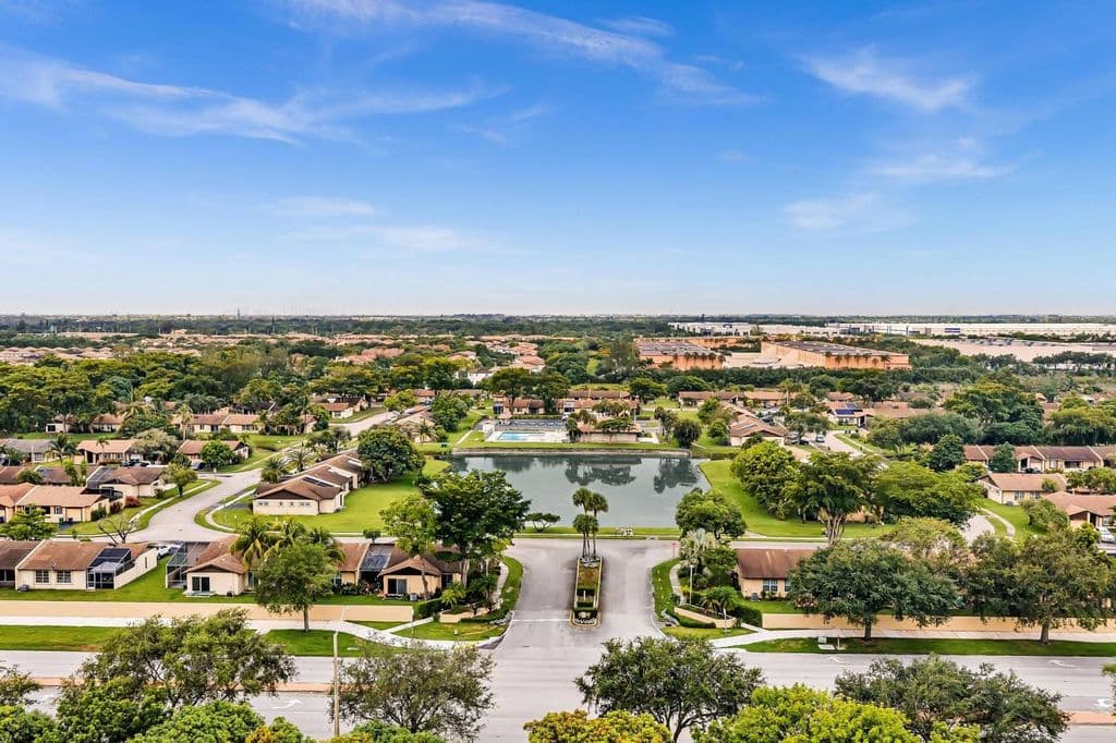3-bedroom Property — 9551 W Heather Ln