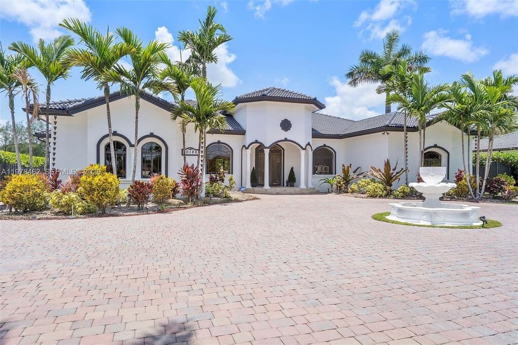 4-bedroom Single-Family Home — 20120 SW 133rd Ave