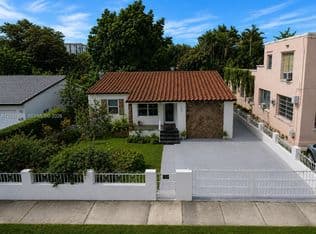 3+1 Müstakil ev — 4240 SW 14th St, Miami, 33134
