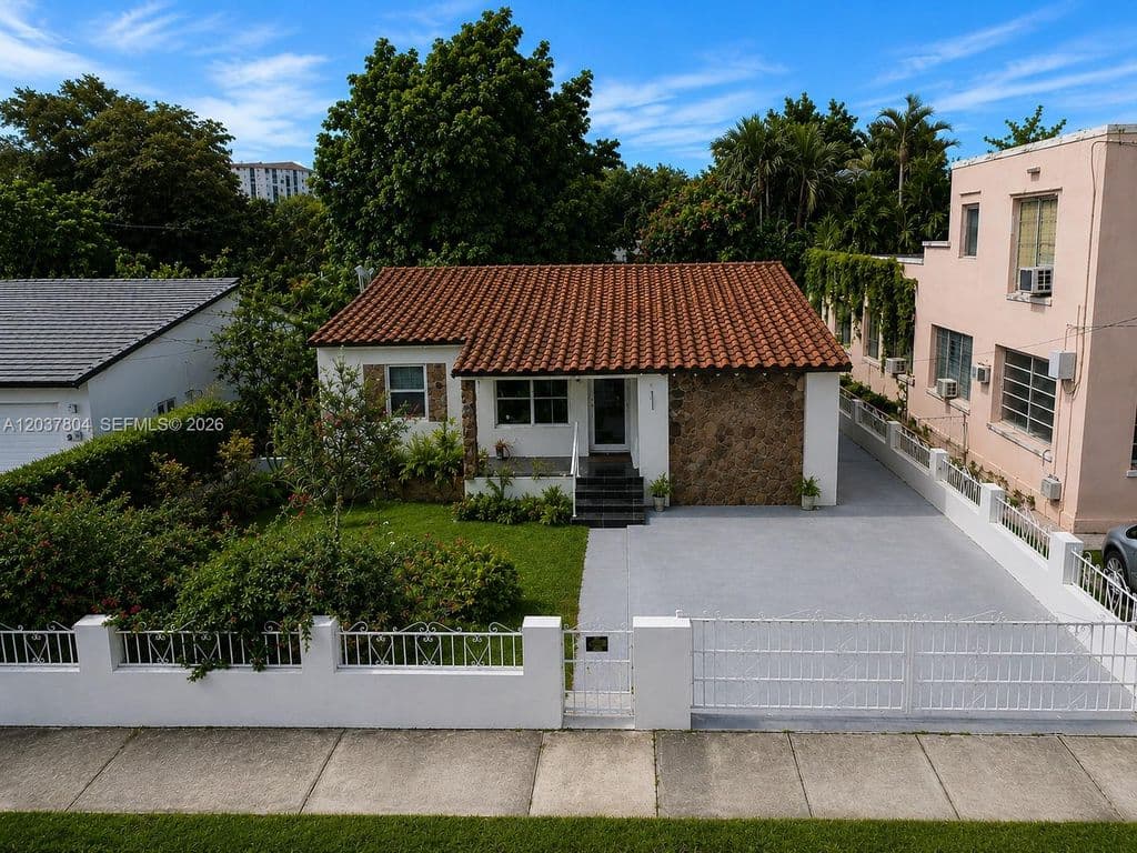 3+1 Müstakil ev — 4240 SW 14th St