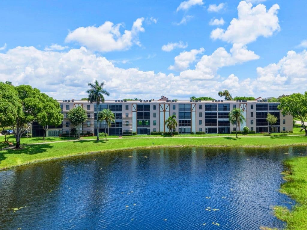 2+1 Condo — 7280 Amberly Lane #201