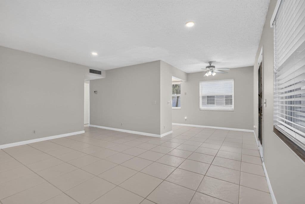 2+1 Condo — 40 Burgundy A