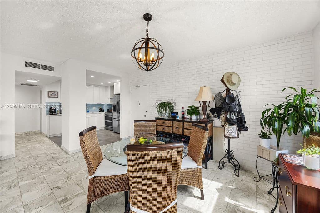 2-bedroom Condo — 1950 S Ocean Dr APT 5F