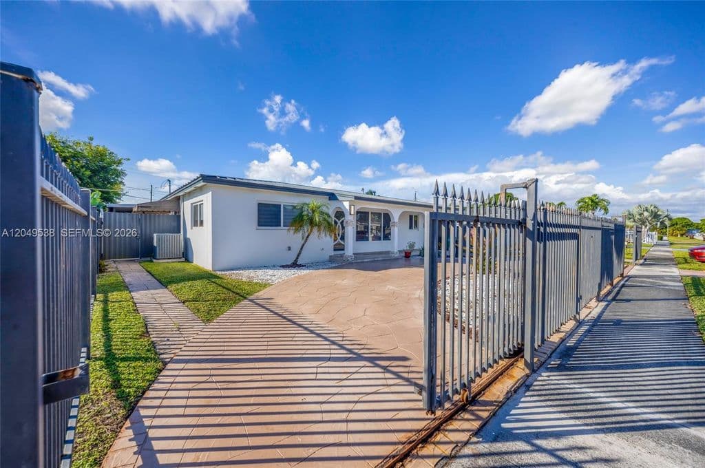 4-bedroom Single-Family Home — 490 W 33rd Pl