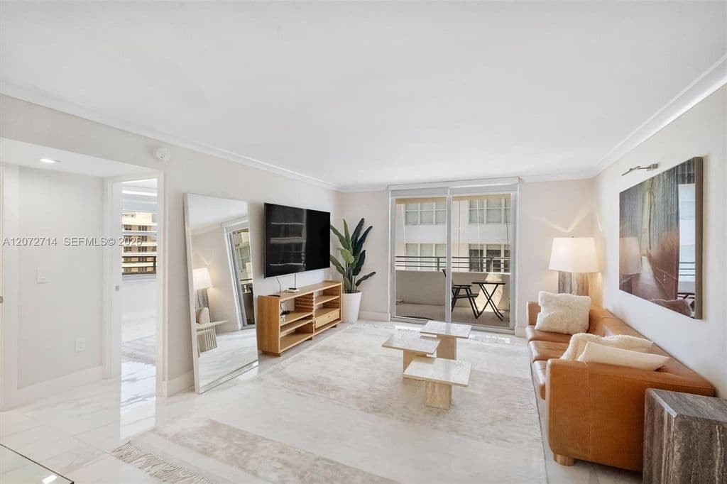 2+1 Condo — 5555 Collins Ave APT 16B
