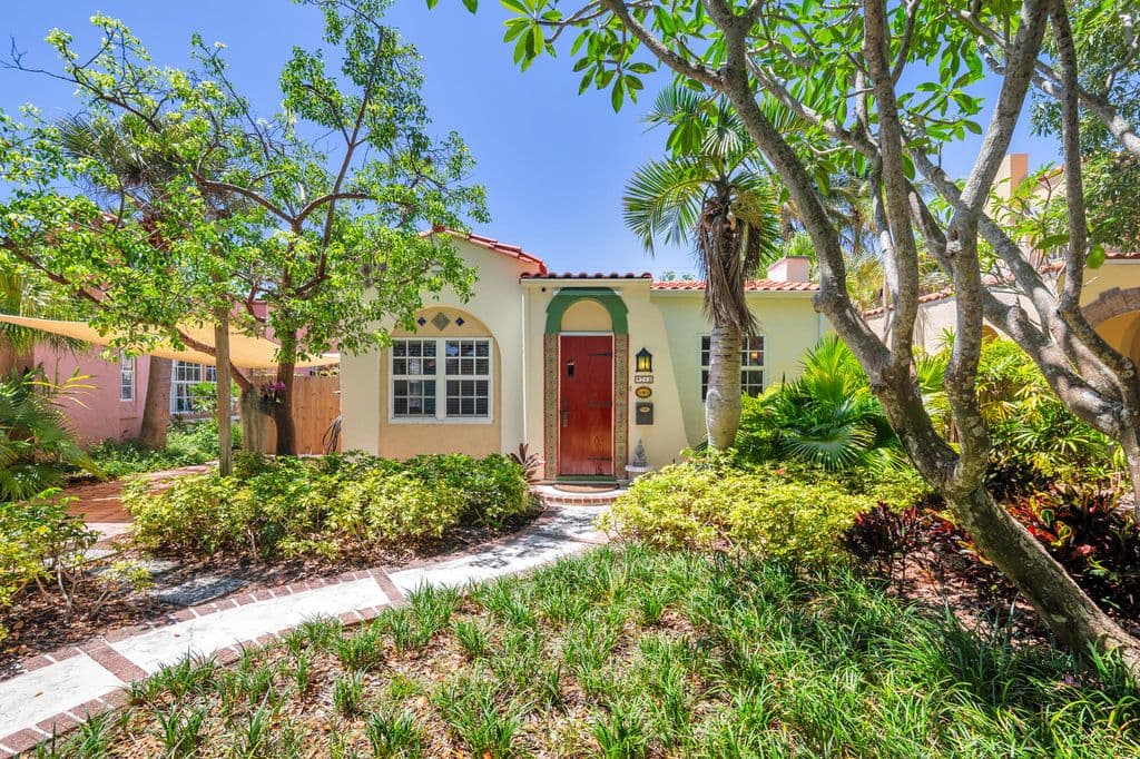 2-bedroom Single-Family Home — 714 Sunset Road