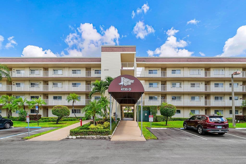 2+1 Condo — 4735 LUCERNE LAKES Boulevard E #402