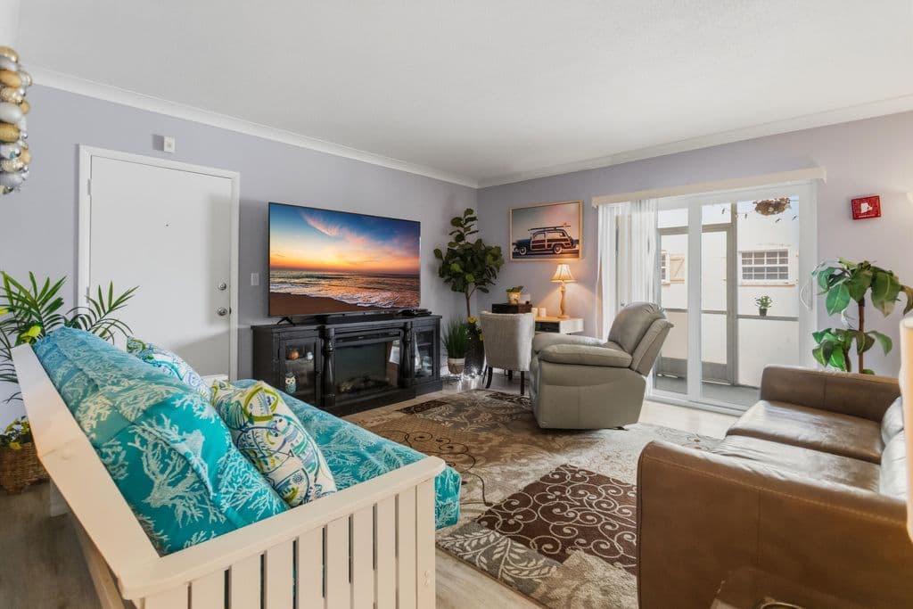 2-bedroom Condo — 101 E Mcnab Road #408