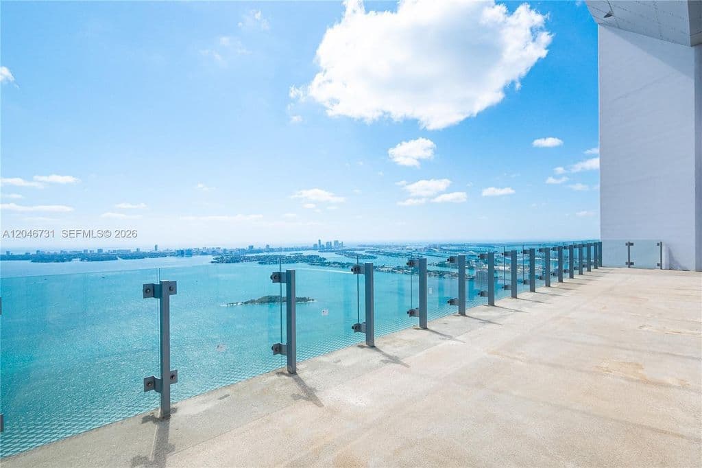 5-bedroom Condo — 700 NE 26th Ter #Penthouse 02