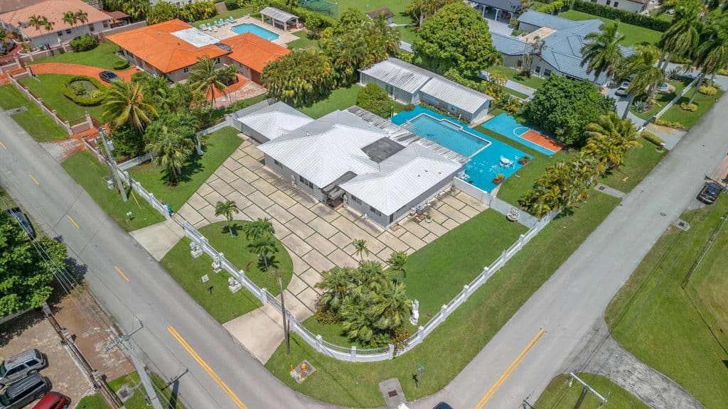 5+1 Müstakil ev — 2951 SW 139TH Avenue