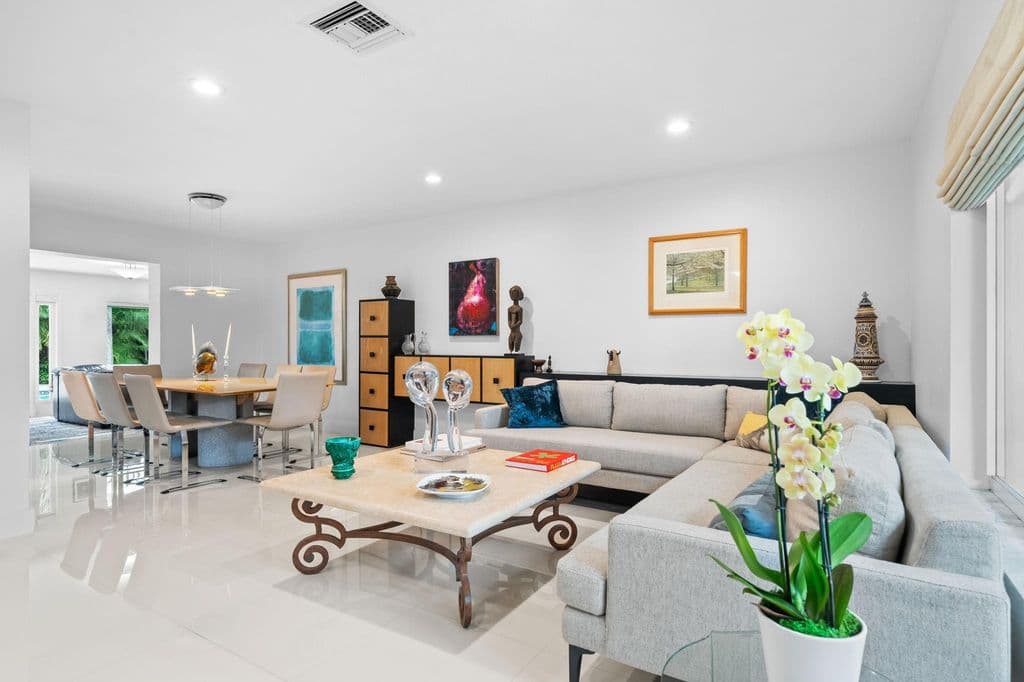 4+1 Müstakil ev — 326 Seven Isles Drive