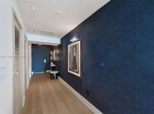 2-bedroom Condo — 888 Biscayne Blvd APT 1509, Miami, 33132