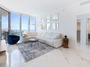 2-bedroom Condo — 851 NE 1st Ave #3308, Miami, 33132