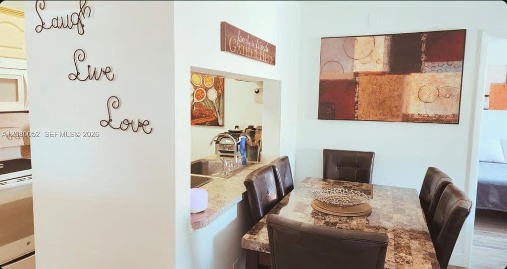 3-bedroom Condo — 6480 W 27th Ct #54-22