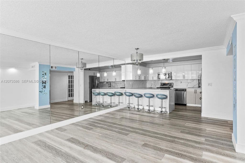 2-bedroom Condo — 600 NE 36th St APT 1404
