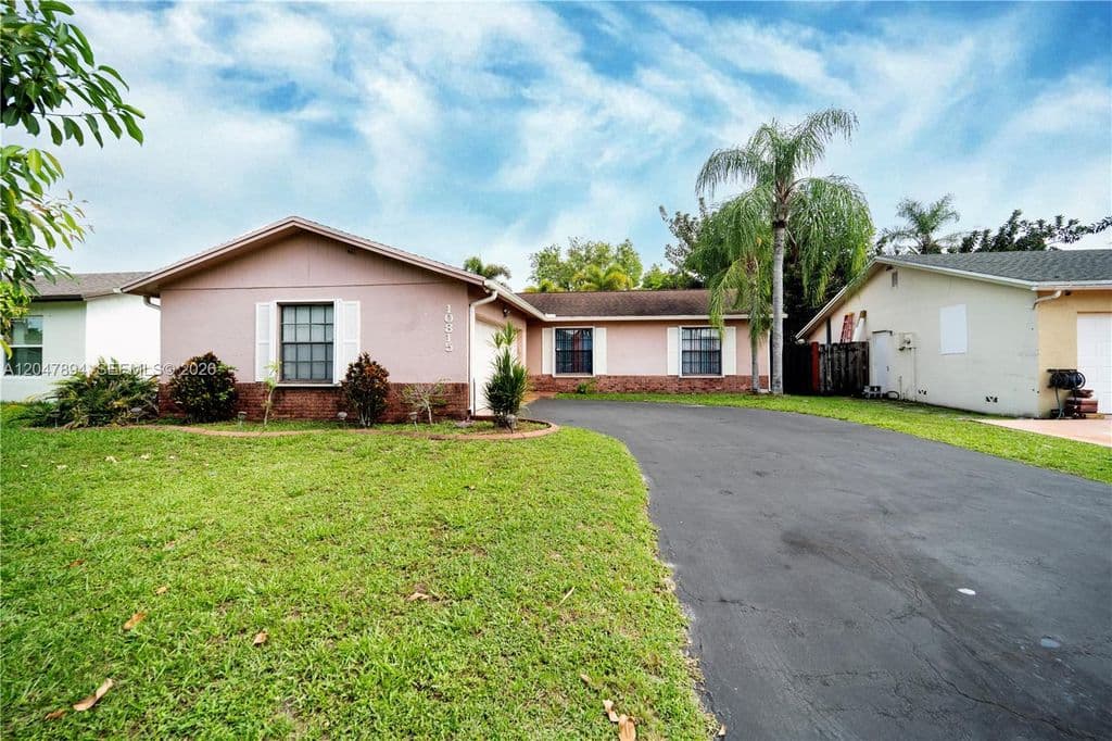3+1 Müstakil ev — 10815 NW 26th St