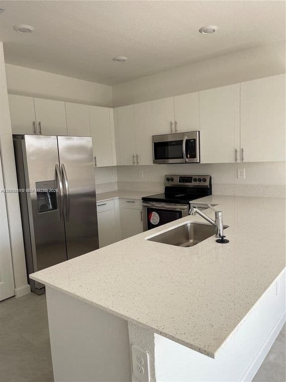 3-bedroom Property — 11872 SW 247th Ter