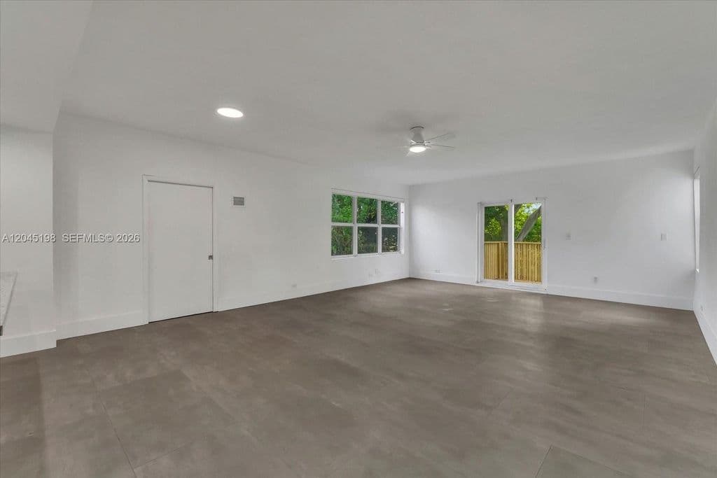 3+1 Müstakil ev — 13415 NW 22nd Ave