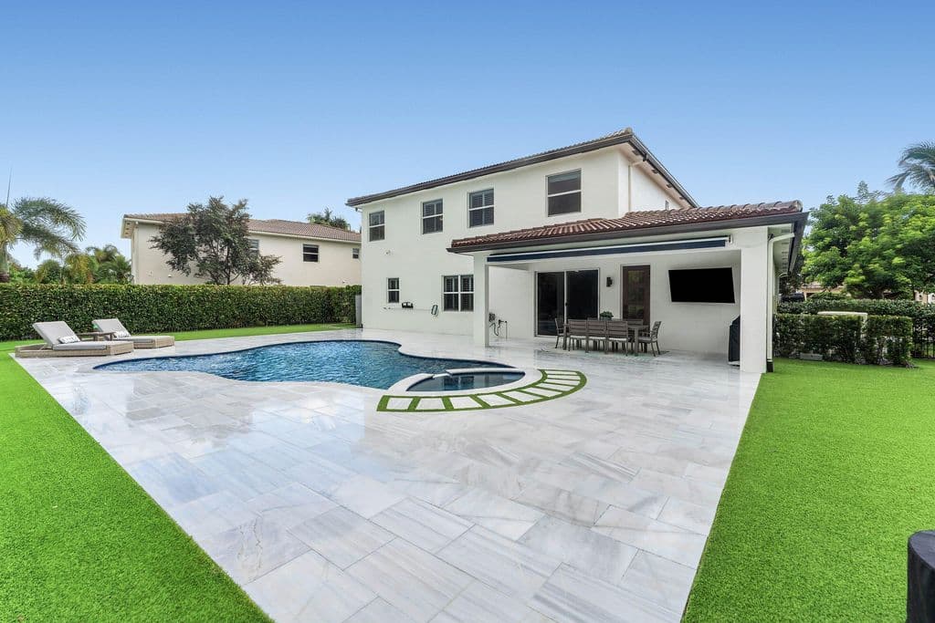 5-bedroom Single-Family Home — 141 UMBRELLA Place