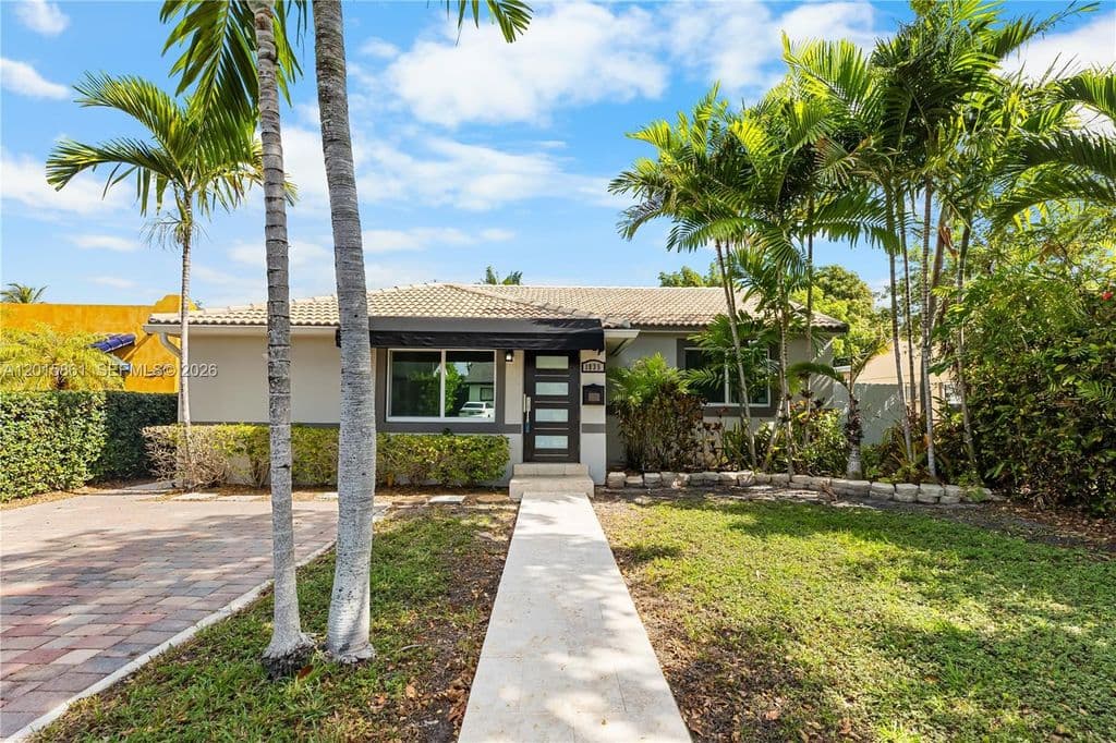 4+1 Müstakil ev — 1835 SW 18th St