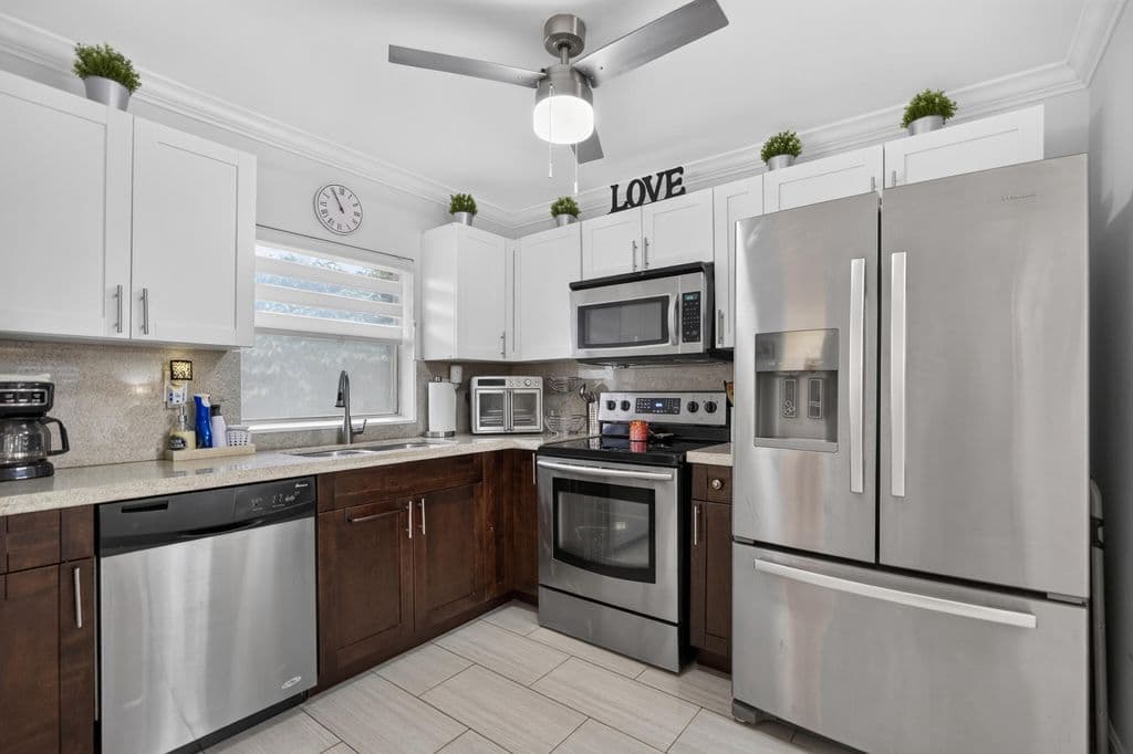 1-bedroom Condo — 9881 Sunrise Lakes Boulevard #308