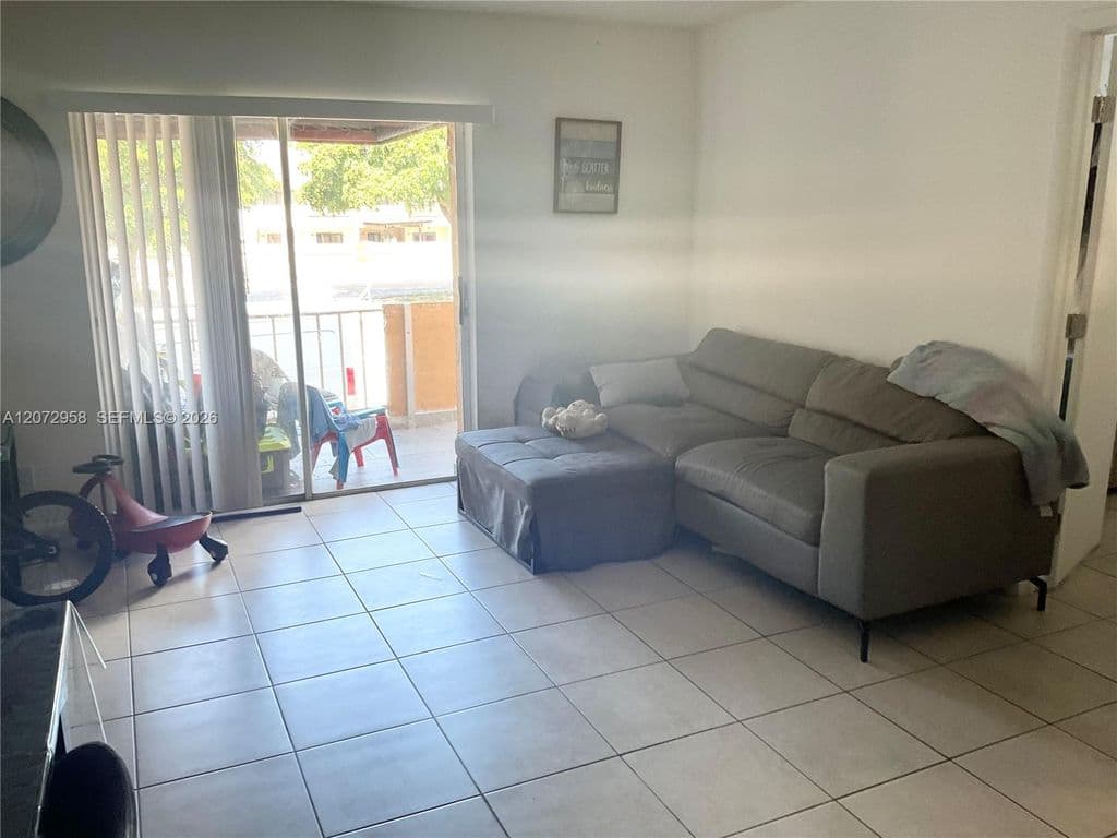 2+1 Condo — 17901 NW 68th Ave APT T207