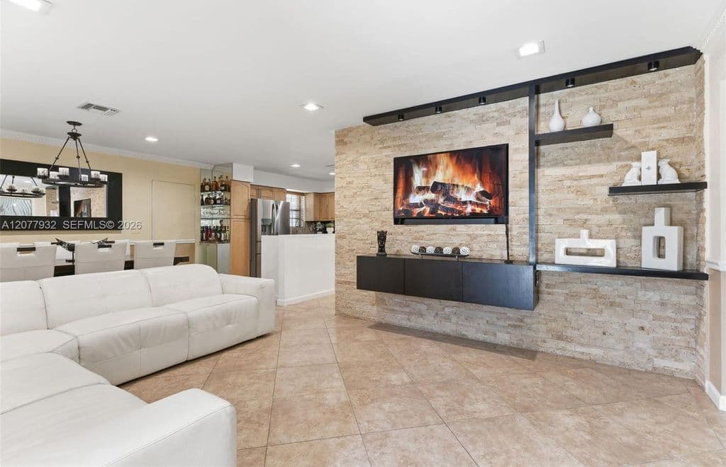 4+1 Müstakil ev — 2485 NE 214th St