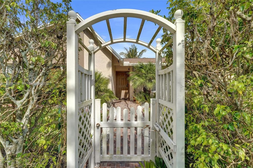 3-bedroom Single-Family Home — 417 SE 4th St