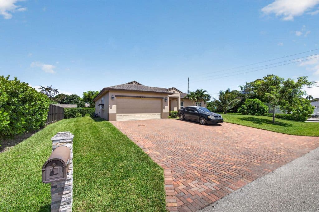 3-bedroom Single-Family Home — 1016 CHERYL Road