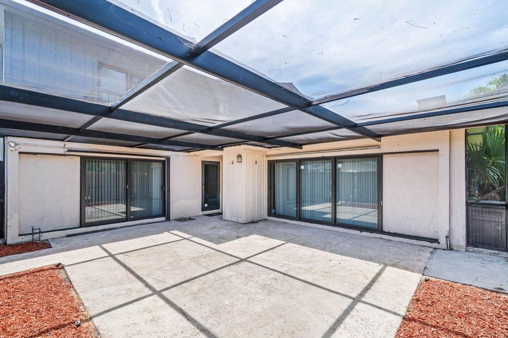3-bedroom Property — 4585 Holly Lake Drive