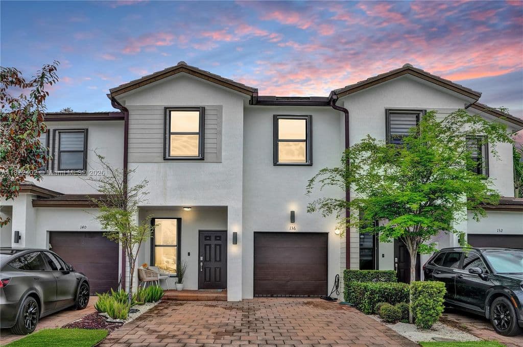 3-bedroom Property — 136 SW 185th Way