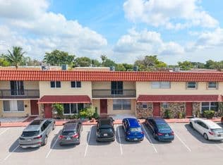 3-bedroom Townhouse — 6659 SW 41st Place #38, Davie, 33314