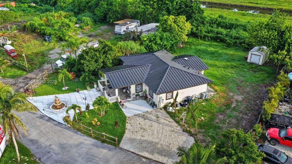 6+1 Müstakil ev — 13405 SW 199th Ave