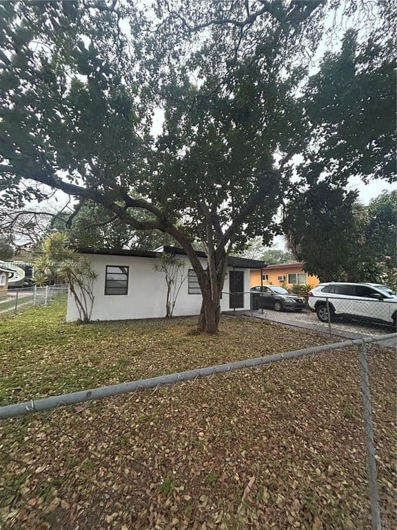 2-bedroom Single-Family Home — 1080 NW 121st St