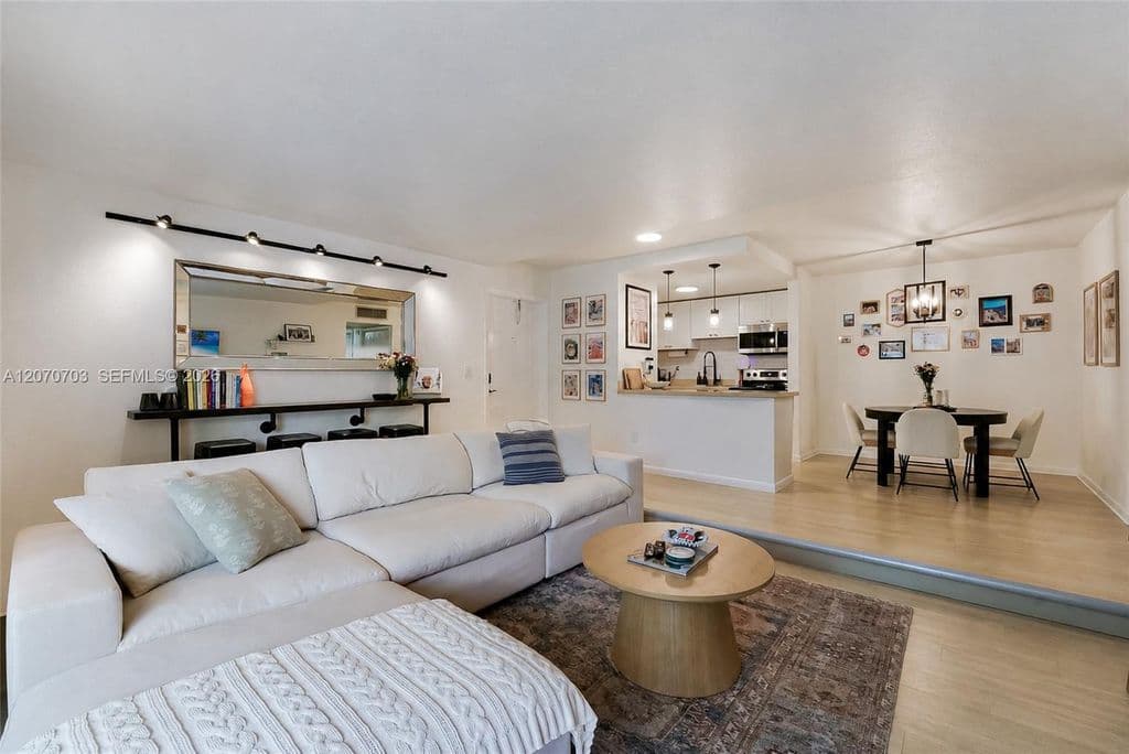 2-bedroom Condo — 8950 SW 69th Ct APT 109
