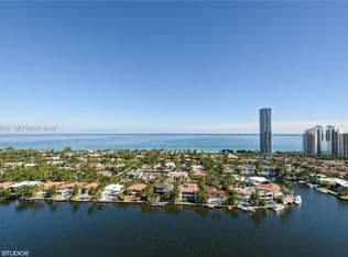 3+1 Condo — 19707 Turnberry Way APT 28J, Aventura, 33180